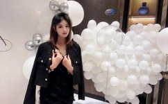 公交车掀开奶罩边躁狠狠躁漫画